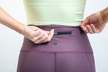 Cargar imagen en el visor de la galería, Pantaloneta Atletismo Mujer Biker Wine