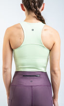 Cargar imagen en el visor de la galería, Top Atletismo Mujer Vital Sage