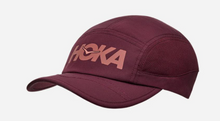 Cargar imagen en el visor de la galería, Hoka Run Hat BKC